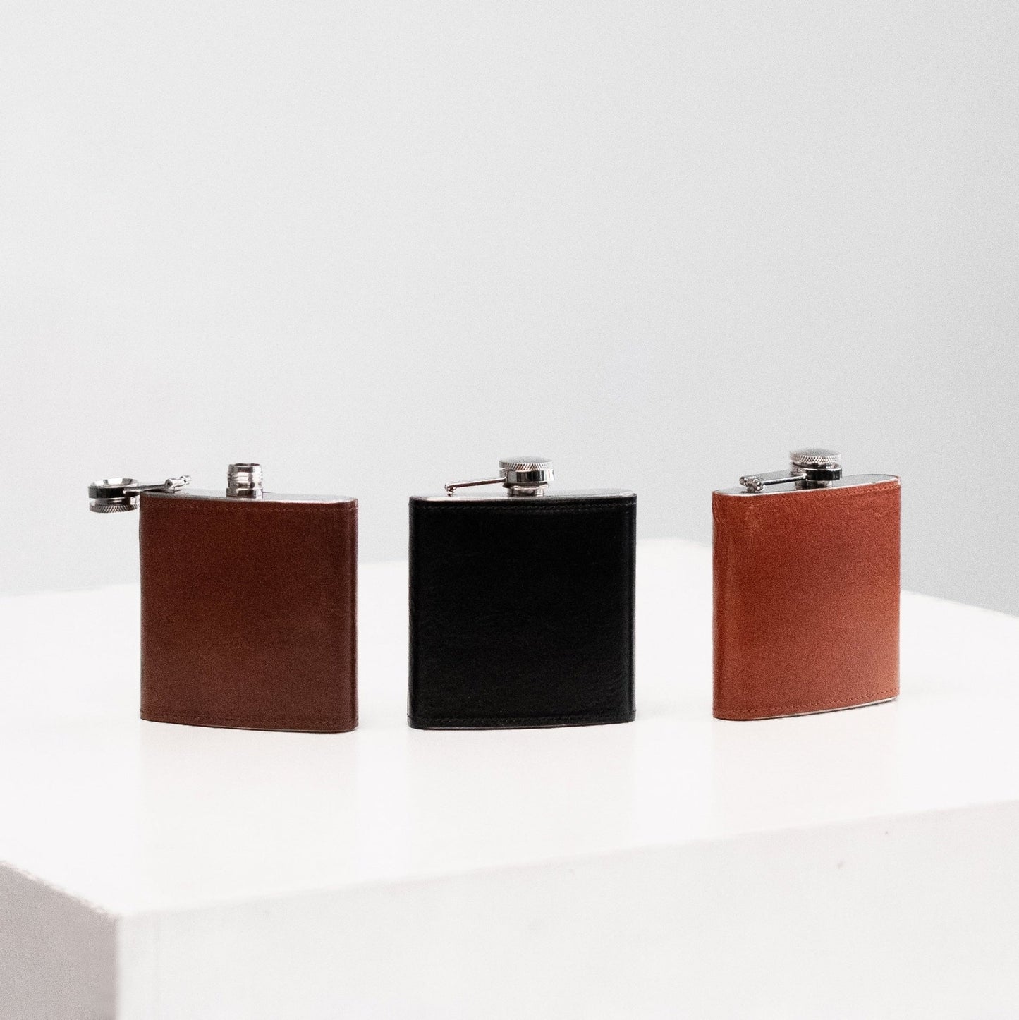 Stylish Hip Flask No. 21 - Genuine Leather & Stainless Steel, 177ml - Arctic Elegance