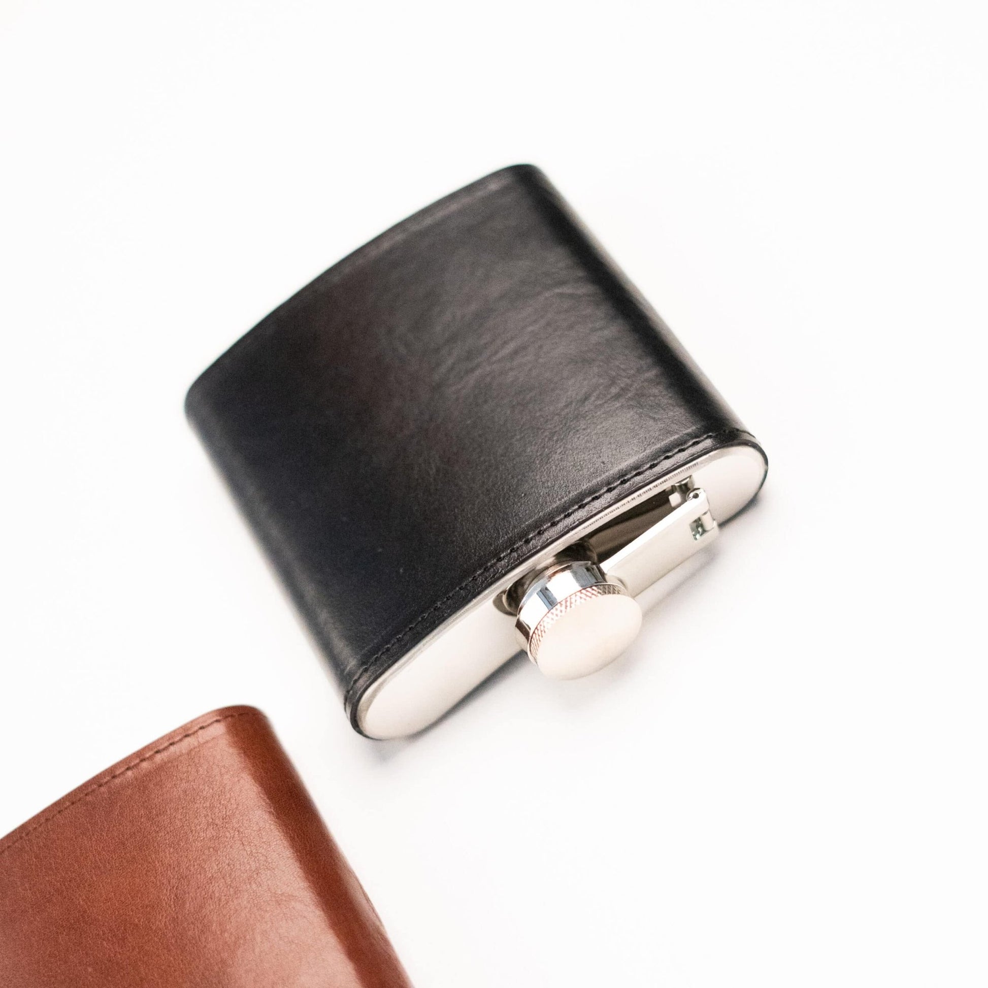 Stylish Hip Flask No. 21 - Genuine Leather & Stainless Steel, 177ml - Arctic Elegance