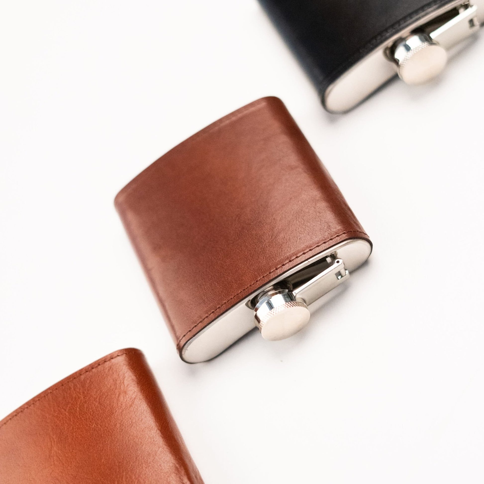 Stylish Hip Flask No. 21 - Genuine Leather & Stainless Steel, 177ml - Arctic Elegance